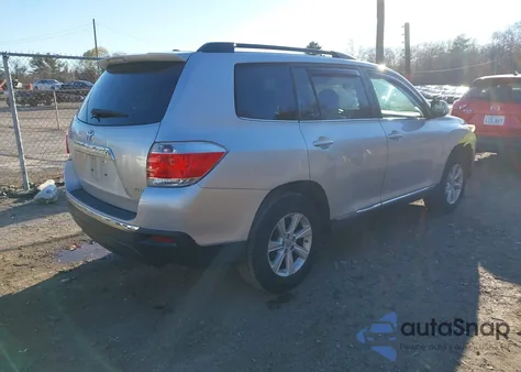 2011 Toyota Highlander Base V6 z USA, uszkodzony, nr VIN 5TDBK3EH2BS080677